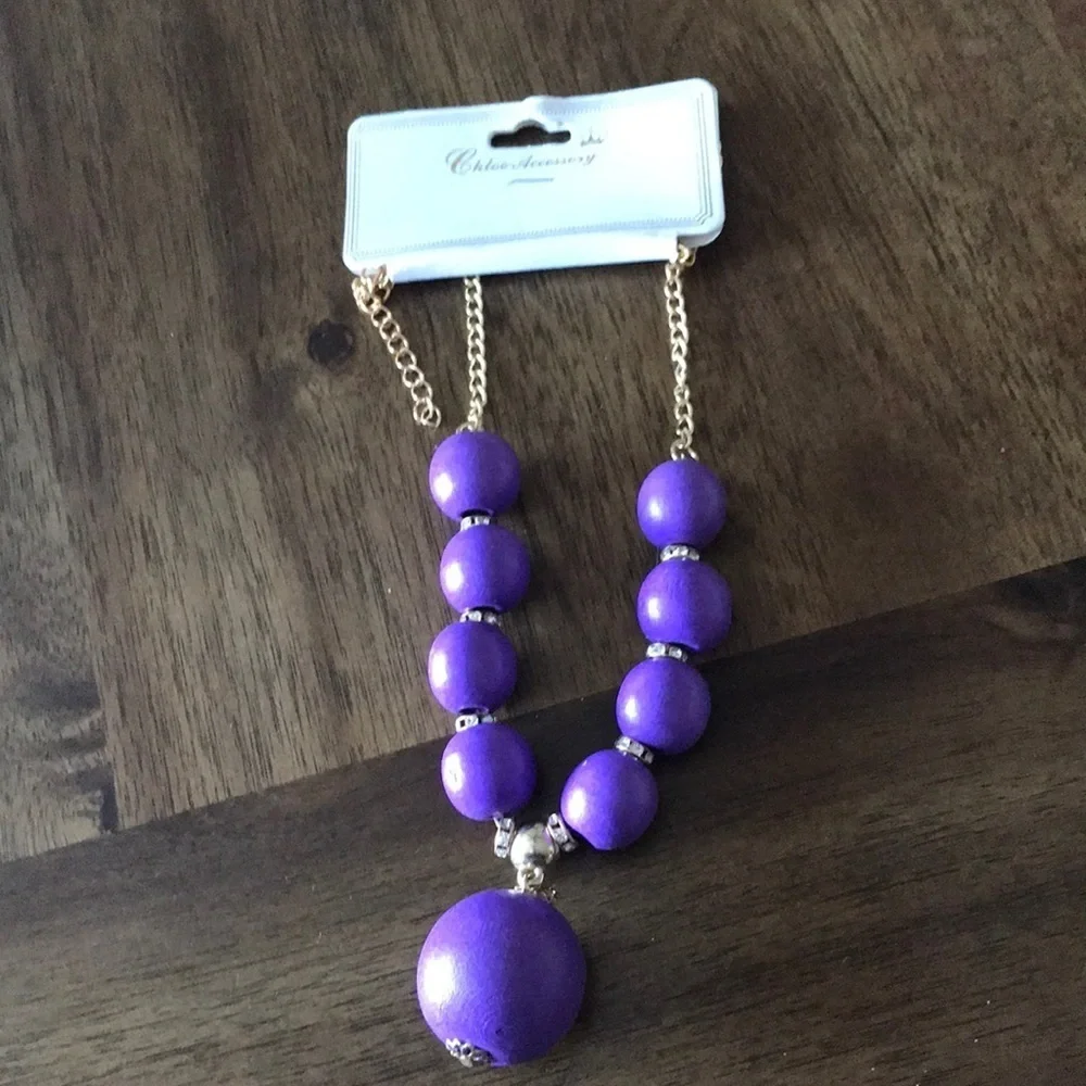 Beautiful purple 22 inch necklace ( new )